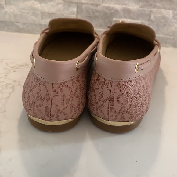 👠👠SOLD!!!👠👠NWOT - Michael Kors Flats!!! - Picture 4 of 6